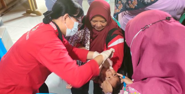 SUKSES: PELAKSANAAN IMUNISASI POLIO DALAM RANGKA PIN DI DESA SOKO