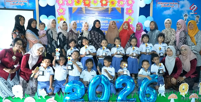Sukses, Acara Pelepasan KB Pelangi Manis Jaya di PTT Krendetan Dipenuhi Kesenian Anak