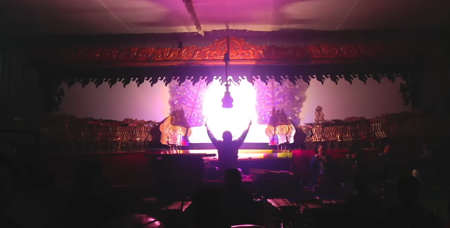 Tradisi Tahunan, Desa Soko Gelar Wayang Kulit di Balai Desa
