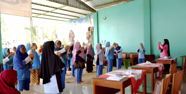 Lansia Dusun Kebokuning 2 Diajak Hidup Sehat Lewat Posyandu dan Senam Rutin